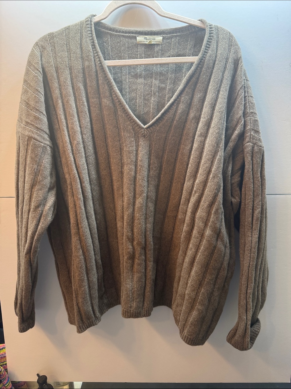 Madewell Ribbed V-Neck Sweater in Taupe Brown